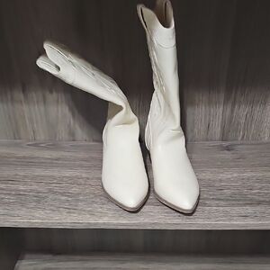 American Eagle Outfitters Cream Heeled Boots